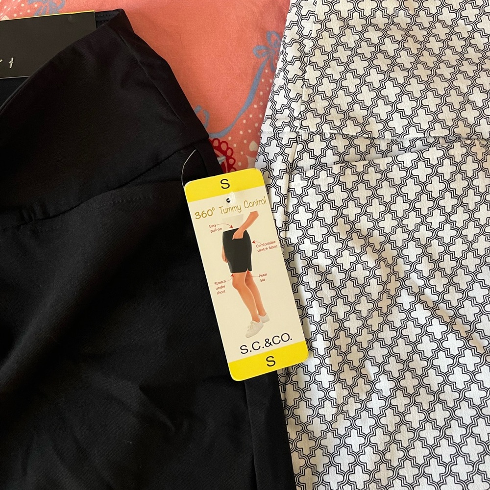 BUNDLE! 2 tennis skirts with pockets - Picture 2 of 9